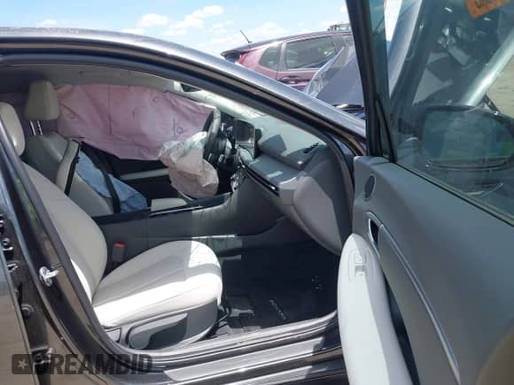 2025 Hyundai Sonata SEL Convenience with VIN KMHL14JA6SA506790, listed as a IAAI auction lot 42619984 with Not provided miles and . Bid and sale history available at DreamBid. Image 5.