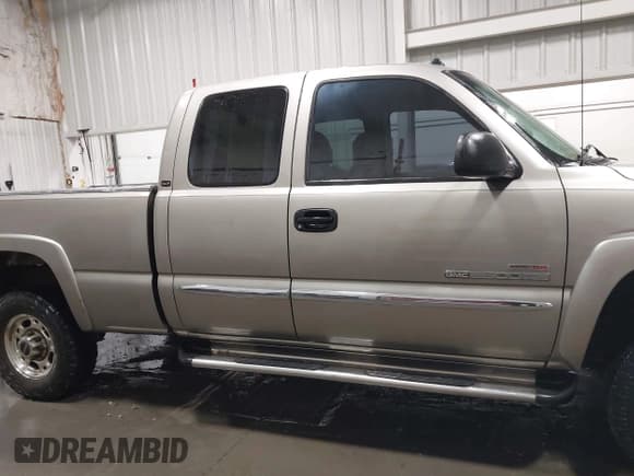 ✅ 2003 Chevrolet Silverado 2500HD LS • VIN: 1GCHK29G43E157174 • Lot: 41839189. Wystawiony na IAAI z przebiegiem 179 860 mil. Bezpłatny archiwum sprzedaży aukcyjnych z USA i szczegółowy raport historii pojazdu na DreamBid. Zdjęcie 13.