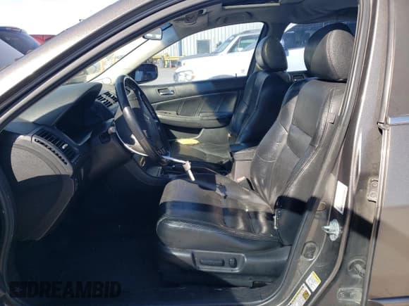 ✅ 2006 Honda Accord EX-L • VIN: 1HGCM56806A042832 • Lot: 62535365. Listed on Copart with 217,959 mi. Free auction sales archive from the USA and detailed vehicle history report at DreamBid. Image 7.