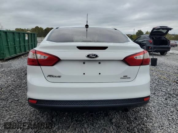 ✅ 2012 Ford Focus SE • VIN: 1FAHP3F28CL217460 • Lot: 85305875. Listed on Copart with 111,397 mi. Free auction sales archive from the USA and detailed vehicle history report at DreamBid. Image 6.