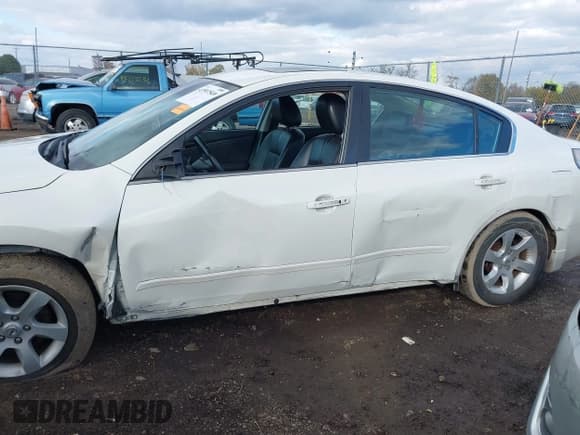 ✅ 2009 Nissan Altima S • VIN: 1N4AL21EX9N473265 • Lot: 43597549. Wystawiony na IAAI z przebiegiem 139 893 mil. Bezpłatny archiwum sprzedaży aukcyjnych z USA i szczegółowy raport historii pojazdu na DreamBid. Zdjęcie 6.