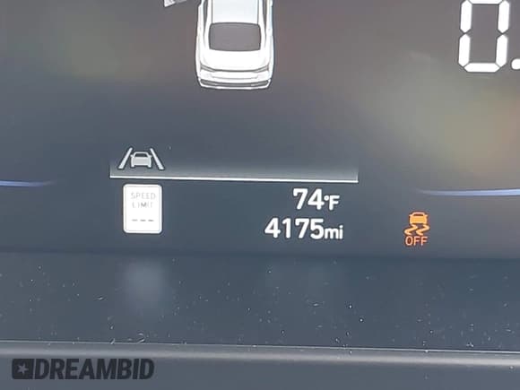 ✅ 2025 Hyundai Elantra SEL Sport • VIN: KMHLM4DG7SU917086 • Lot: 43175408. Listed on IAAI with 4,175 mi. Free auction sales archive from the USA and detailed vehicle history report at DreamBid. Image 15.