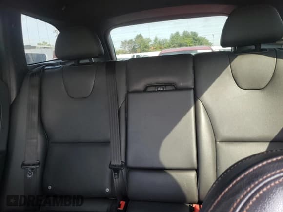 ✅ 2016 Volvo XC60 T6 Drive-E • VIN: YV449MDK8G2804391 • Lot: 71950144. Listed on Copart with 140,846 mi. Free auction sales archive from the USA and detailed vehicle history report at DreamBid. Image 10.