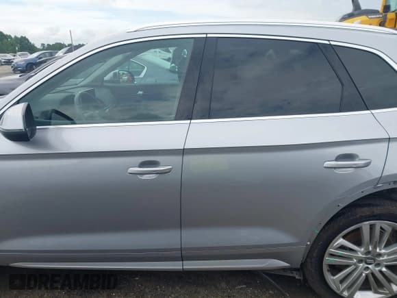 ✅ 2018 Audi Q5 Premium Plus • VIN: WA1BNAFY9J2025914 • Lot: 42743056. Listed on IAAI with 104,771 mi. Free auction sales archive from the USA and detailed vehicle history report at DreamBid. Image 15.