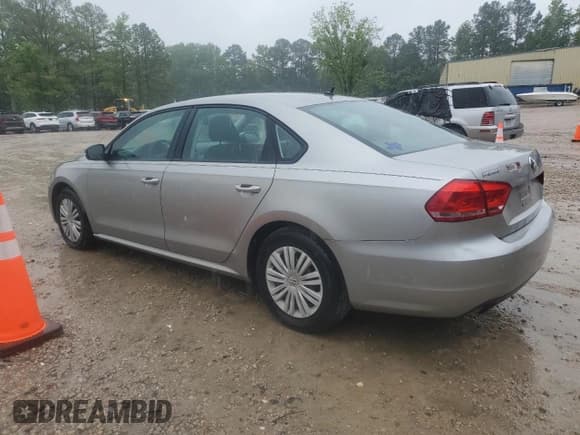 ✅ 2014 Volkswagen Passat S • VIN: 1VWAP7A3XEC008756 • Lot: 58394345. Listed on Copart with 150,877 mi. Free auction sales archive from the USA and detailed vehicle history report at DreamBid. Image 2.
