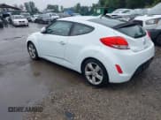 ✅ 2014 Hyundai Veloster • VIN: KMHTC6AD8EU194586 • Lot: 43305495. Wystawiony na IAAI z przebiegiem 163 908 mil. Bezpłatny archiwum sprzedaży aukcyjnych z USA i szczegółowy raport historii pojazdu na DreamBid. Zdjęcie 3.