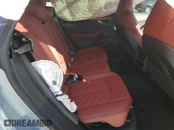 ✅ 2024 Audi SQ8 Premium Plus • VIN: WA1AWBF18RD002531 • Lot: 89172615. Wystawiony na Copart z przebiegiem 2 978 mil. Bezpłatny archiwum sprzedaży aukcyjnych z USA i szczegółowy raport historii pojazdu na DreamBid. Zdjęcie 11.