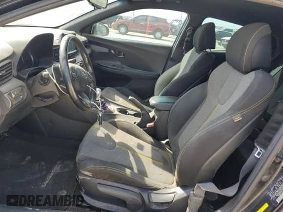 2019 Hyundai Veloster Turbo R-Spec z VIN KMHTH6AB1KU009497, wystawiony jako Copart lot #51529584 z przebiegiem 76 406 mil mil oraz Szkoda całkowita • Salvage title. Historia ofert i sprzedaży dostępna na DreamBid. Obrazek 7.