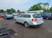 ✅ 2009 Volkswagen Passat Komfort • VIN: WVWXK73C69E027467 • Lot: 42277275. Wystawiony na IAAI z przebiegiem 145 956 mil. Bezpłatny archiwum sprzedaży aukcyjnych z USA i szczegółowy raport historii pojazdu na DreamBid. Zdjęcie 3.