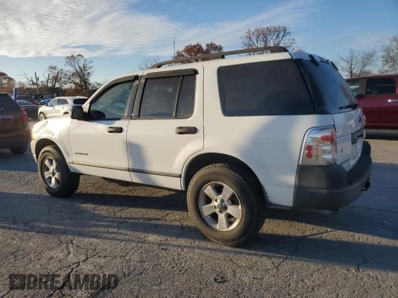 ✅ 2004 Ford Explorer XLS • VIN: 1FMZU72K74ZB32575 • Lot: 92208355. Wystawiony na Copart z przebiegiem 118 257 mil. Bezpłatny archiwum sprzedaży aukcyjnych z USA i szczegółowy raport historii pojazdu na DreamBid. Zdjęcie 2.