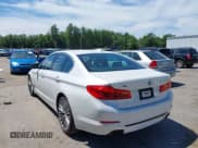 ✅ 2020 BMW 5 Series 540i xDrive • VIN: WBAJS3C07LCE31112 • Lot: 42547409. Wystawiony na IAAI z przebiegiem 42 093 mil. Bezpłatny archiwum sprzedaży aukcyjnych z USA i szczegółowy raport historii pojazdu na DreamBid. Zdjęcie 3.
