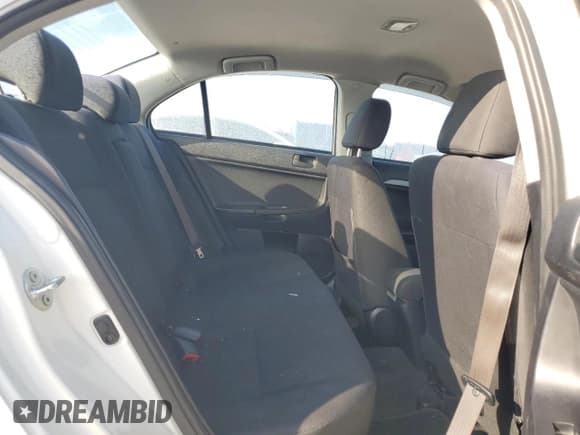 ✅ 2015 Mitsubishi Lancer ES • VIN: JA32U2FUXFU021845 • Лот: 82760015. Опубликован ранее на Copart с пробегом 104 504 миль. Бесплатный доступ к архиву аукционных продаж из США и подробный отчёт об истории автомобиля на DreamBid. Изображение 10.