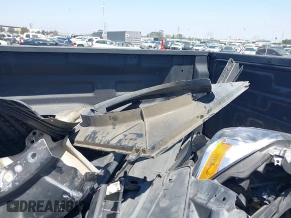 ✅ 2016 Toyota Tundra SR5 • VIN: 5TFEM5F13GX107424 • Lot: 42073037. Listed on IAAI with 88,451 mi. Free auction sales archive from the USA and detailed vehicle history report at DreamBid. Image 19.