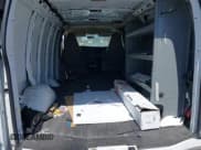 ✅ 2022 Chevrolet Express Cargo • VIN: 1GCWGAFPXN1269561 • Lot: 40347840. Wystawiony na IAAI z przebiegiem 43 743 mil. Bezpłatny archiwum sprzedaży aukcyjnych z USA i szczegółowy raport historii pojazdu na DreamBid. Zdjęcie 8.