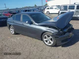 2014 BMW 3 Series 320i с VIN WBA3B1G57ENS77041, выставлен на аукционе IAAI как лот 43182068 с пробегом 111 944 миль миль и . История ставок и продаж доступна на DreamBid. Изображение 1.