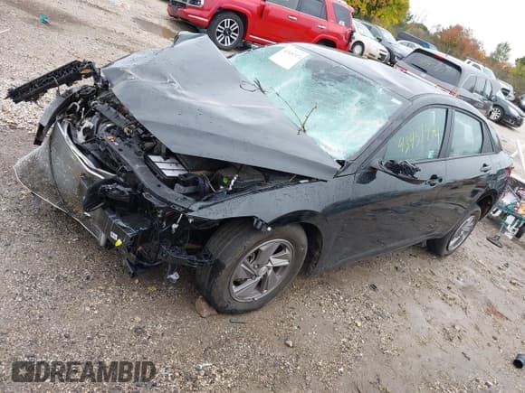 ✅ 2024 Hyundai Elantra SE • VIN: KMHLL4DG4RU843624 • Лот: 43451974. Опубликован ранее на IAAI с пробегом 25 350 миль. Бесплатный доступ к архиву аукционных продаж из США и подробный отчёт об истории автомобиля на DreamBid. Изображение 2.