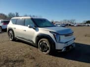 ✅ 2024 Kia EV9 Land • VIN: KNDADFS58R6031317 • Lot: 84810484. Listed on Copart with 4,473 mi. Free auction sales archive from the USA and detailed vehicle history report at DreamBid. Image 12.