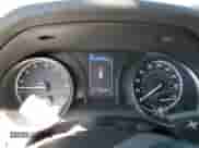 2022 Toyota Camry SE z VIN 4T1G11AK1NU680892, wystawiony jako Copart lot #84971915 z przebiegiem 50 045 mil mil oraz Szkoda całkowita • Salvage title. Historia ofert i sprzedaży dostępna na DreamBid. Obrazek 9.