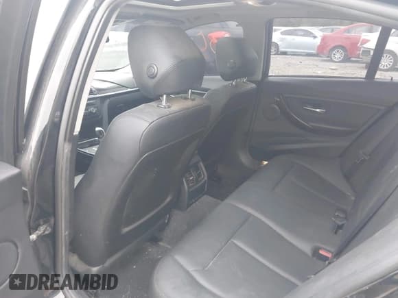 ✅ 2015 BMW 3 Series 320i xDrive • VIN: WBA3C3C59FP663030 • Lot: 43188057. Listed on IAAI with 94,206 mi. Free auction sales archive from the USA and detailed vehicle history report at DreamBid. Image 8.