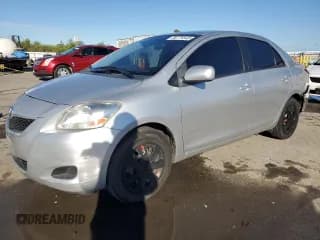 ✅ 2012 Toyota Yaris • VIN: JTDBT4K31CL014698 • Лот: 86779545. Опубликован ранее на Copart с пробегом 115 166 миль. Бесплатный доступ к архиву аукционных продаж из США и подробный отчёт об истории автомобиля на DreamBid. Изображение 1.