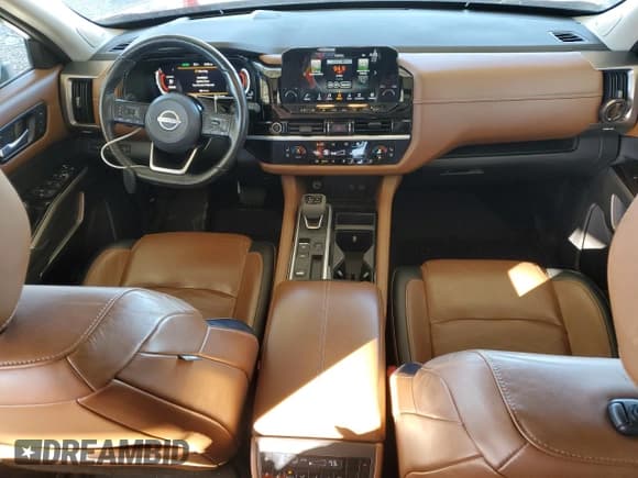 ✅ 2022 Nissan Pathfinder Platinum • VIN: 5N1DR3DH7NC216230 • Lot: 88893445. Wystawiony na Copart z przebiegiem 76 838 mil. Bezpłatny archiwum sprzedaży aukcyjnych z USA i szczegółowy raport historii pojazdu na DreamBid. Zdjęcie 8.