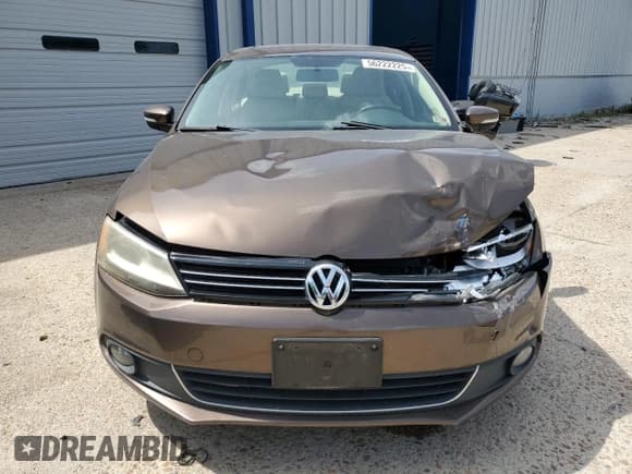 ✅ 2011 Volkswagen Jetta SEL • VIN: 3VWLX7AJ0BM359581 • Lot: 56222225. Listed on Copart with 195,871 mi. Free auction sales archive from the USA and detailed vehicle history report at DreamBid. Image 5.