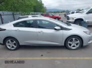 ✅ 2017 Chevrolet Volt LT • VIN: 1G1RC6S57HU191312 • Lot: 42242111. Wystawiony na IAAI z przebiegiem 80 080 mil. Bezpłatny archiwum sprzedaży aukcyjnych z USA i szczegółowy raport historii pojazdu na DreamBid. Zdjęcie 13.