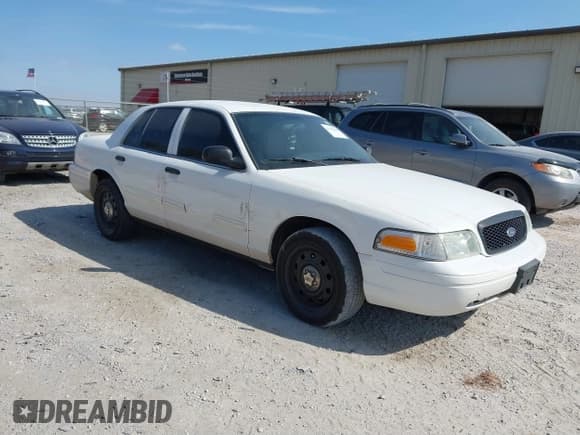 ✅ 2008 Ford Police Interceptor • VIN: 2FAFP71V98X144920 • Lot: 41708440. Wystawiony na IAAI z przebiegiem 220 381 mil. Bezpłatny archiwum sprzedaży aukcyjnych z USA i szczegółowy raport historii pojazdu na DreamBid. Zdjęcie 1.