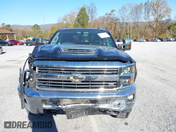 ✅ 2019 Chevrolet Silverado 2500HD LTZ • VIN: 1GC1KTEY2KF227172 • Лот: 43509869. Опубликован ранее на IAAI с пробегом 147 463 миль. Бесплатный доступ к архиву аукционных продаж из США и подробный отчёт об истории автомобиля на DreamBid. Изображение 13.
