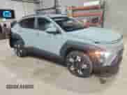 2025 Hyundai Kona SEL with VIN KM8HBCABXSU234040, listed as a Copart auction lot 43825495 with 2,340 mi miles and Clean title. Bid and sale history available at DreamBid. Image 4.