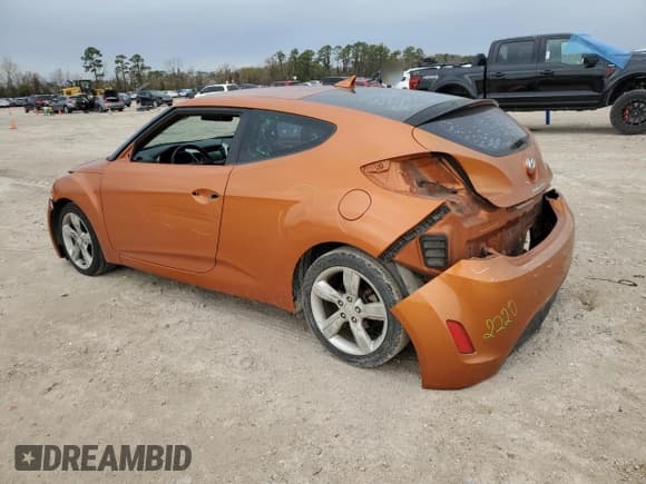 ✅ 2015 Hyundai Veloster • VIN: KMHTC6AD4FU238326 • Lot: 89144725. Wystawiony na Copart z przebiegiem 99 671 mil. Bezpłatny archiwum sprzedaży aukcyjnych z USA i szczegółowy raport historii pojazdu na DreamBid. Zdjęcie 2.