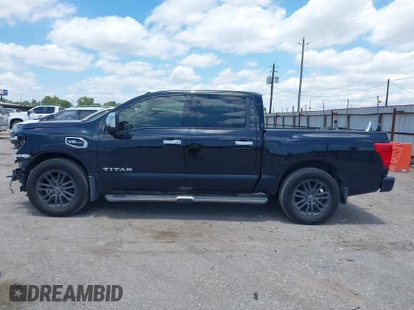 ✅ 2017 Nissan Titan Platinum Reserve • VIN: 1N6AA1E69HN507463 • Lot: 42173186. Wystawiony na IAAI z przebiegiem 198 565 mil. Bezpłatny archiwum sprzedaży aukcyjnych z USA i szczegółowy raport historii pojazdu na DreamBid. Zdjęcie 15.