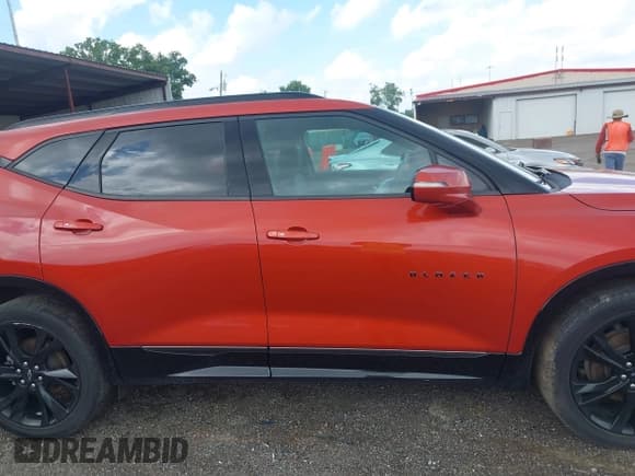 ✅ 2021 Chevrolet Blazer RS • VIN: 3GNKBKRS1MS547173 • Lot: 42462368. Wystawiony na IAAI z przebiegiem 56 115 mil. Bezpłatny archiwum sprzedaży aukcyjnych z USA i szczegółowy raport historii pojazdu na DreamBid. Zdjęcie 13.