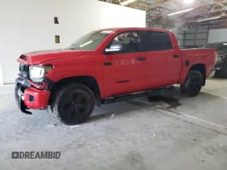 ✅ 2015 Toyota Tundra SR5 • VIN: 5TFDW5F17FX416091 • Лот: 93235235. Опубликован ранее на Copart с пробегом 141 366 миль. Бесплатный доступ к архиву аукционных продаж из США и подробный отчёт об истории автомобиля на DreamBid. Изображение 1.
