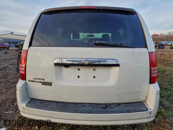 ✅ 2008 Chrysler Town & Country Touring • VIN: 2A8HR54P78R774852 • Lot: 94418705. Listed on Copart with 198,919 mi. Free auction sales archive from the USA and detailed vehicle history report at DreamBid. Image 6.