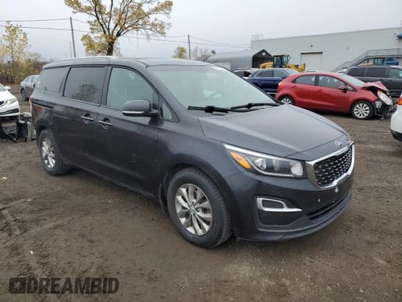 ✅ 2019 Kia Sedona EX • VIN: KNDMB5C12K6460371 • Лот: 91317545. Опубликован ранее на Copart с пробегом 154 299 миль. Бесплатный доступ к архиву аукционных продаж из США и подробный отчёт об истории автомобиля на DreamBid. Изображение 4.
