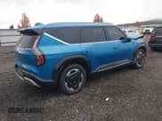 ✅ 2024 Kia EV9 Land • VIN: KNDADFS55R6029198 • Lot: 40896163. Wystawiony na IAAI z przebiegiem 11 397 mil. Bezpłatny archiwum sprzedaży aukcyjnych z USA i szczegółowy raport historii pojazdu na DreamBid. Zdjęcie 4.