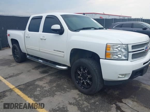 ✅ 2012 Chevrolet Silverado 1500 LTZ • VIN: 1GCPKTE70CF123184 • Lot: 42612979. Wystawiony na IAAI z przebiegiem 201 407 mil. Bezpłatny archiwum sprzedaży aukcyjnych z USA i szczegółowy raport historii pojazdu na DreamBid. Zdjęcie 1.