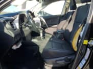 ✅ 2018 Toyota RAV4 XLE • VIN: 2T3RFREV3JW774612 • Лот: 91509695. Опубликован ранее на Copart с пробегом 84 353 миль. Бесплатный доступ к архиву аукционных продаж из США и подробный отчёт об истории автомобиля на DreamBid. Изображение 7.