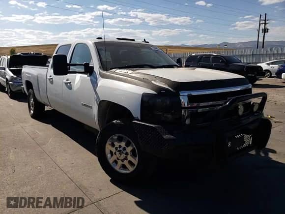2011 Chevrolet Silverado 3500HD DRW LTZ с VIN 1GC4K1C81BF132820, выставлен на аукционе Copart как лот 71804524 с пробегом 267 399 миль миль и Чистый • Clean title. История ставок и продаж доступна на DreamBid. Изображение 11.