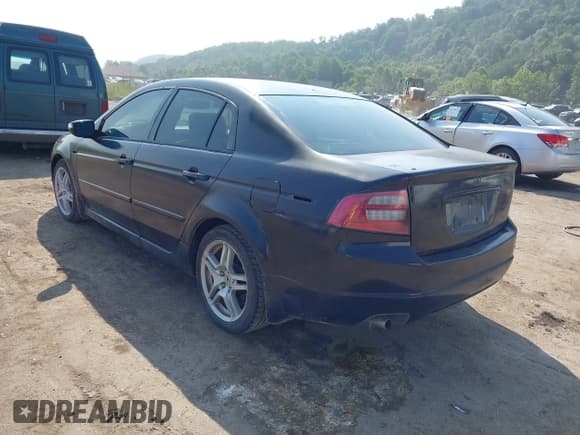 ✅ 2008 Acura TL • VIN: 19UUA66288A014388 • Lot: 42937922. Listed on IAAI with 224,915 mi. Free auction sales archive from the USA and detailed vehicle history report at DreamBid. Image 3.