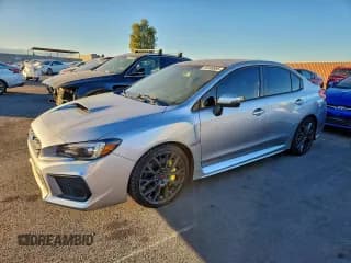 ✅ 2018 Subaru WRX STI Limited • VIN: JF1VA2T66J9816065 • Лот: 95308985. Опубликован ранее на Copart с пробегом 63 743 миль. Бесплатный доступ к архиву аукционных продаж из США и подробный отчёт об истории автомобиля на DreamBid. Изображение 1.