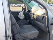 ✅ 2012 Nissan Frontier SV • VIN: 1N6AD0EV6CC449681 • Lot: 42790225. Wystawiony na IAAI z przebiegiem 136 176 mil. Bezpłatny archiwum sprzedaży aukcyjnych z USA i szczegółowy raport historii pojazdu na DreamBid. Zdjęcie 5.