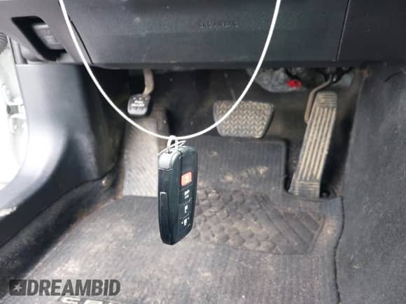 2022 Toyota Camry SE z VIN 4T1T11AK3NU066747, wystawiony jako IAAI lot #42347249 z przebiegiem 112 765 mil mil oraz . Historia ofert i sprzedaży dostępna na DreamBid. Obrazek 11.