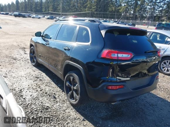 ✅ 2018 Jeep Cherokee Latitude • VIN: 1C4PJLCX9JD612018 • Lot: 41526139. Listed on IAAI with 68,748 mi. Free auction sales archive from the USA and detailed vehicle history report at DreamBid. Image 3.