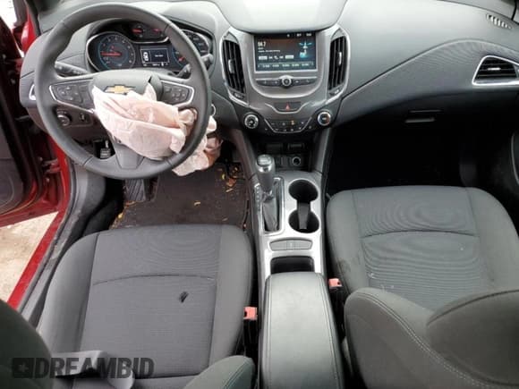 ✅ 2018 Chevrolet Cruze LT • VIN: 3G1BE6SM6JS599535 • Lot: 90407425. Wystawiony na Copart z przebiegiem 36 051 mil. Bezpłatny archiwum sprzedaży aukcyjnych z USA i szczegółowy raport historii pojazdu na DreamBid. Zdjęcie 8.