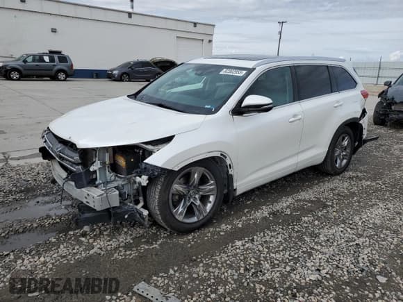 ✅ 2018 Toyota Highlander Limited Platinum • VIN: 5TDDZRFH8JS869551 • Lot: 82303955. Wystawiony na Copart z przebiegiem 131 231 mil. Bezpłatny archiwum sprzedaży aukcyjnych z USA i szczegółowy raport historii pojazdu na DreamBid. Zdjęcie 1.