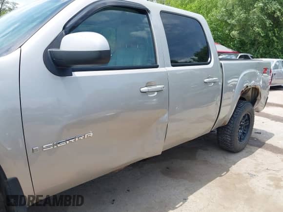 ✅ 2008 GMC Sierra 1500 SLT • VIN: 3GTEK13J18G217512 • Lot: 42668985. Listed on IAAI with 258,854 mi. Free auction sales archive from the USA and detailed vehicle history report at DreamBid. Image 6.