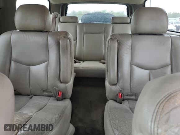 ✅ 2004 GMC Yukon XL SLT • VIN: 1GKEC16Z14J148767 • Lot: 52976155. Wystawiony na Copart z przebiegiem 288 056 mil. Bezpłatny archiwum sprzedaży aukcyjnych z USA i szczegółowy raport historii pojazdu na DreamBid. Zdjęcie 10.