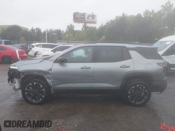 ✅ 2025 Chevrolet Equinox FWD RS • VIN: 3GNAXLEG1SL173319 • Lot: 43038770. Wystawiony na IAAI z przebiegiem 15 146 mil. Bezpłatny archiwum sprzedaży aukcyjnych z USA i szczegółowy raport historii pojazdu na DreamBid. Zdjęcie 14.